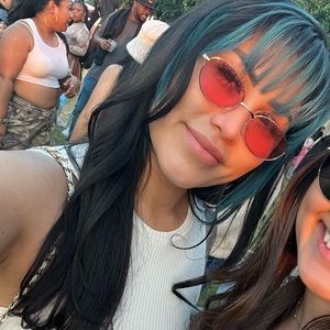 Meet your Posher, Brenda